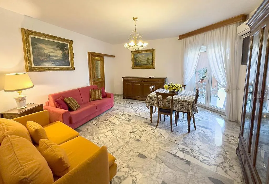 Apartment Naveen'S House Casa Vacanza Rome Italy